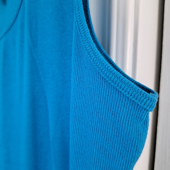 Dress - Picture 6 of 7